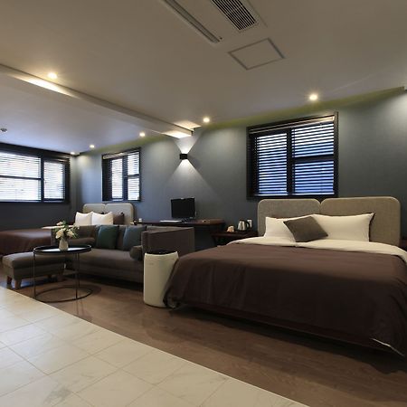 Brown Dot Hotel Yangjeong Busan Bagian luar foto