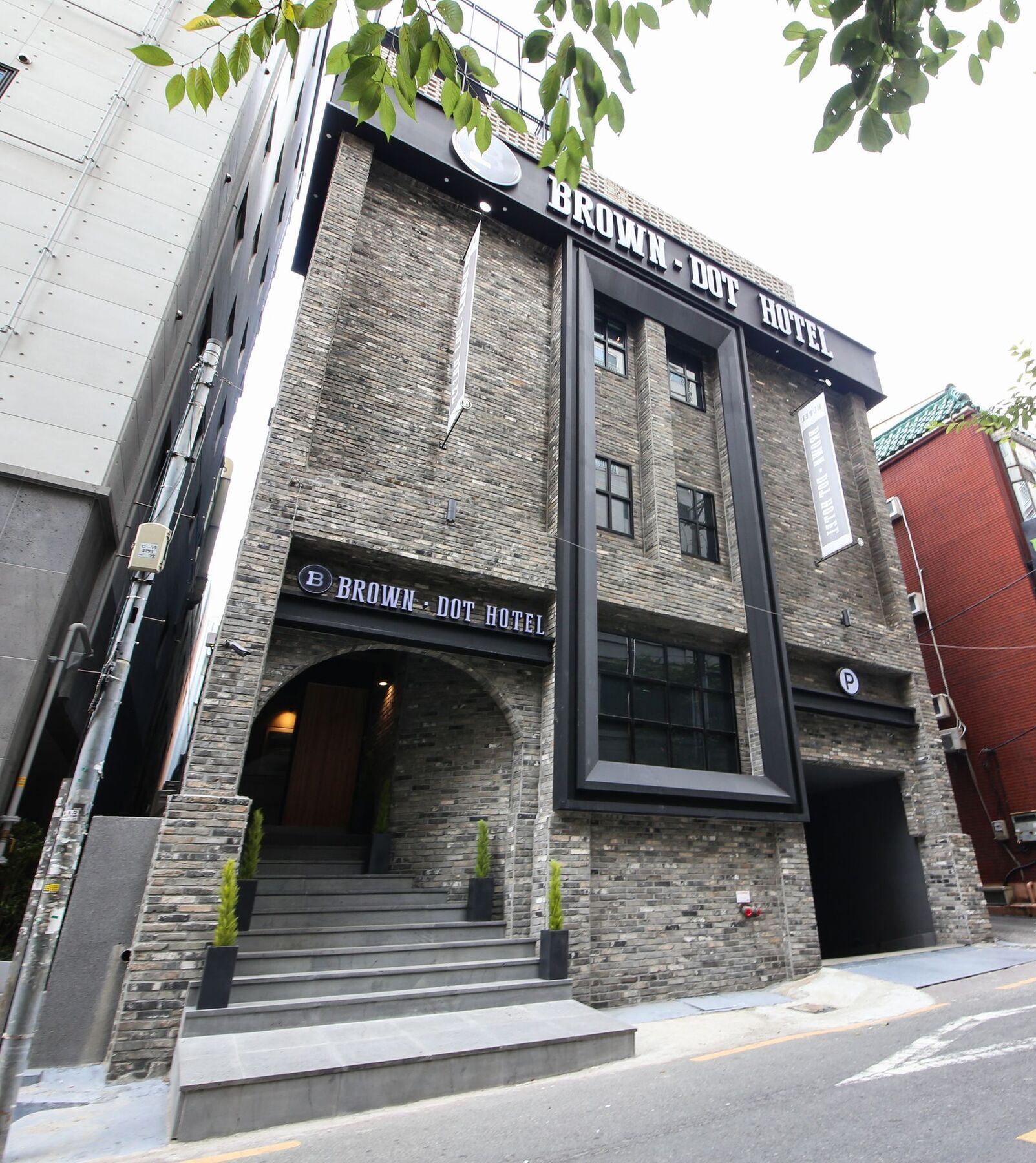 Brown Dot Hotel Yangjeong Busan Bagian luar foto