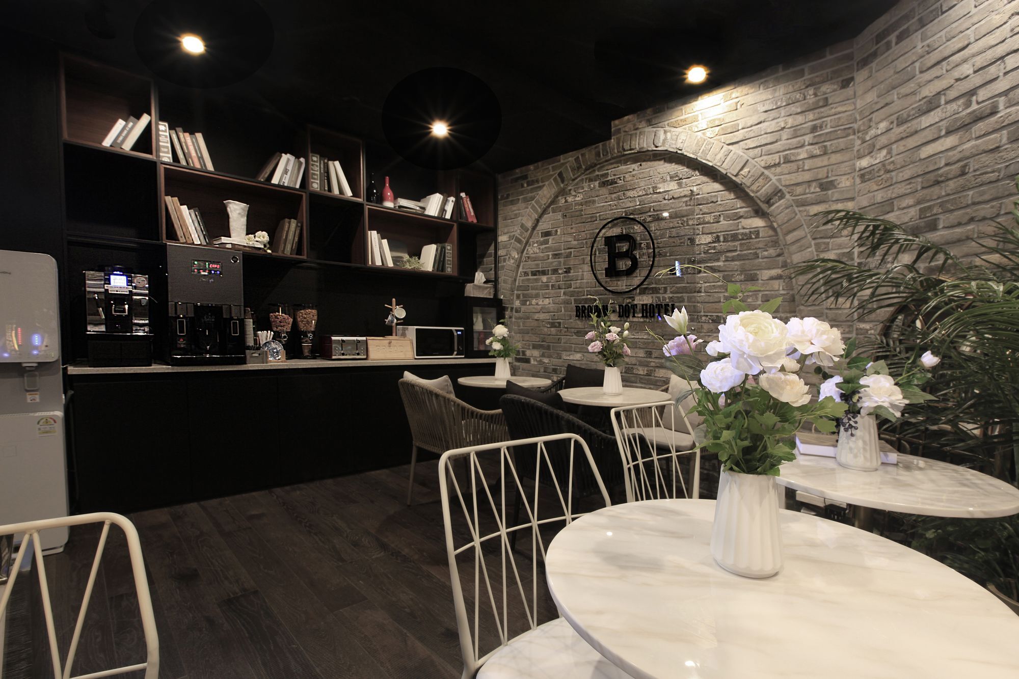 Brown Dot Hotel Yangjeong Busan Bagian luar foto